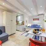 Apartment Neva