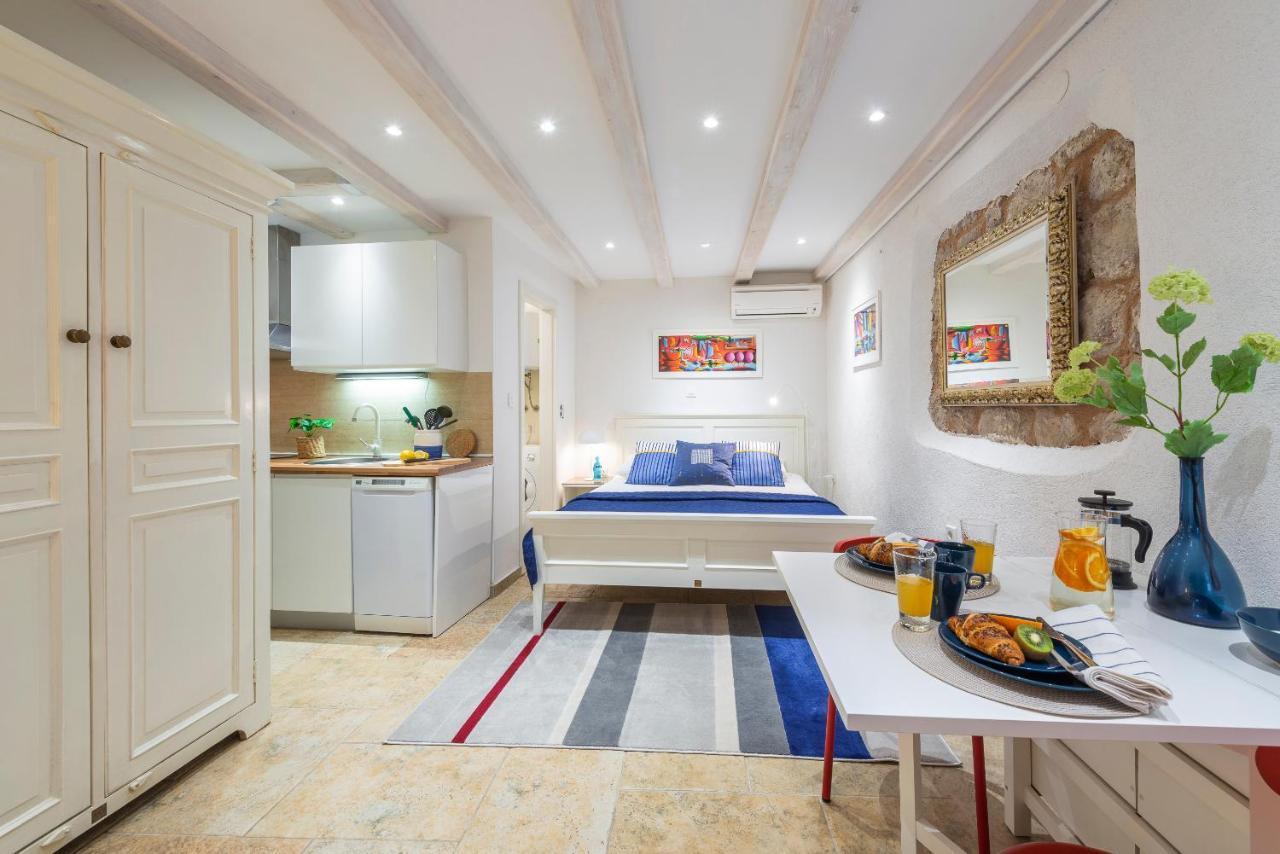 Apartment Neva
